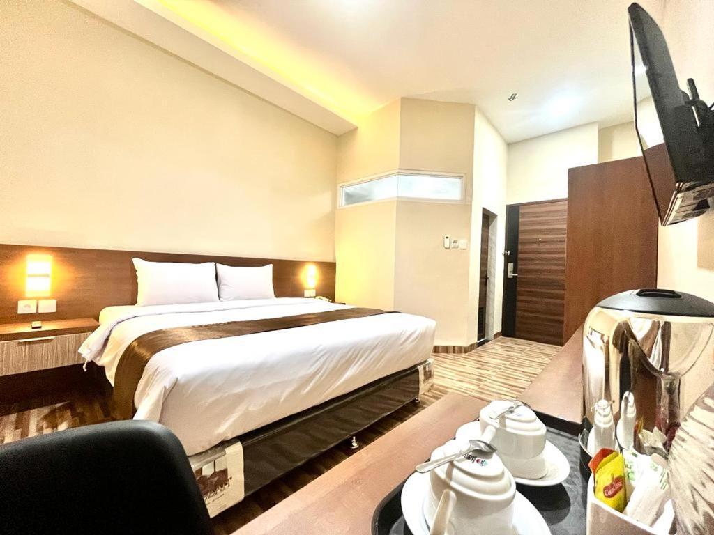 T Hotel Kualanamu Lubukpakam エクステリア 写真