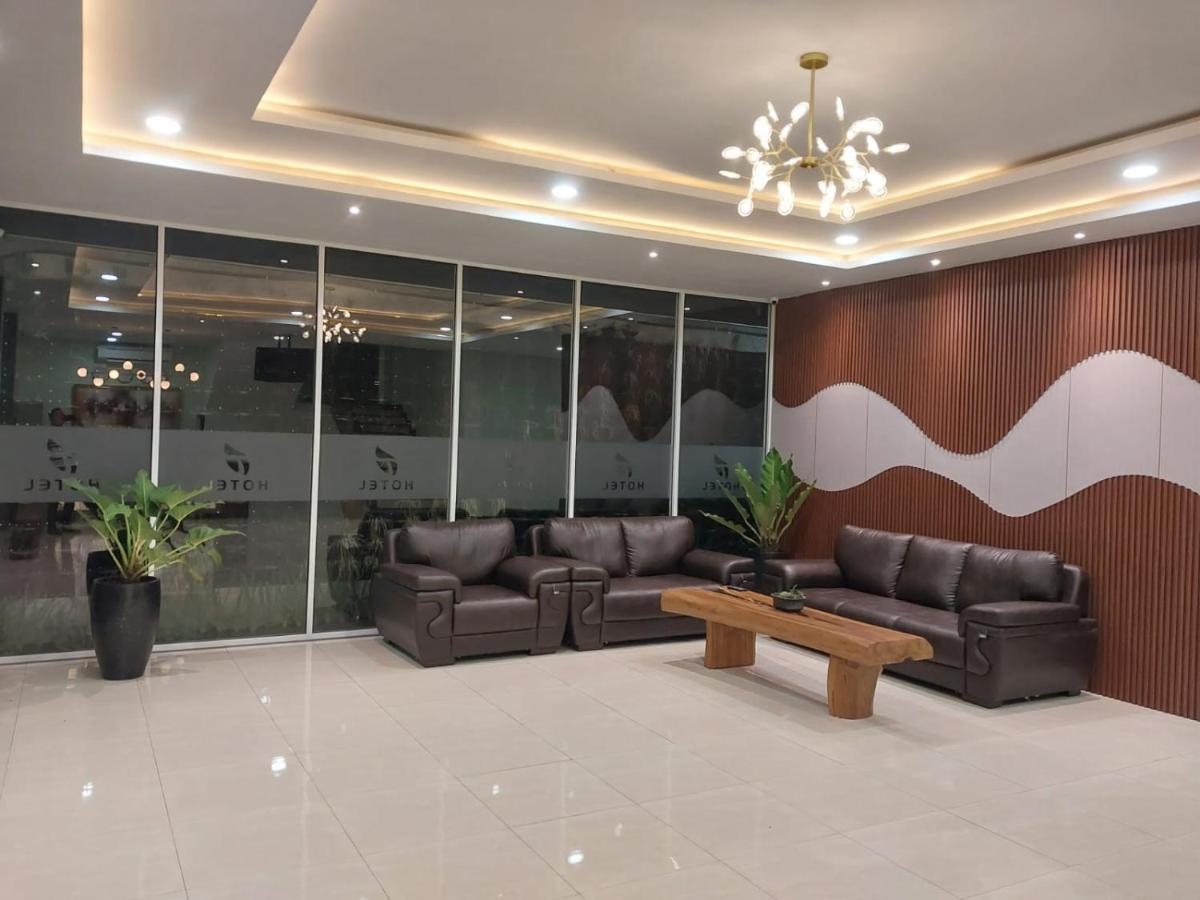 T Hotel Kualanamu Lubukpakam エクステリア 写真