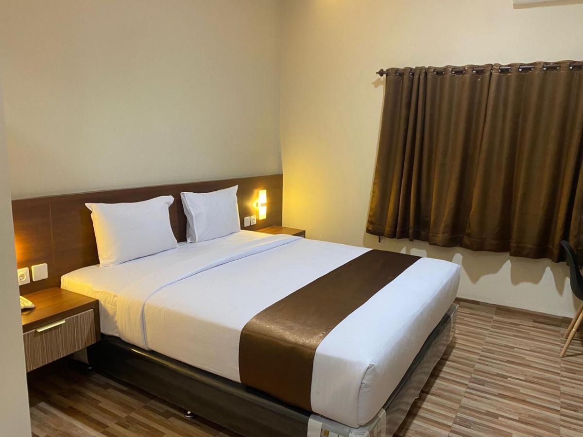T Hotel Kualanamu Lubukpakam エクステリア 写真