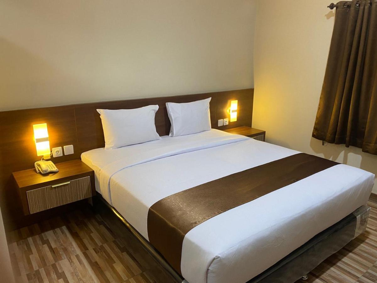 T Hotel Kualanamu Lubukpakam エクステリア 写真